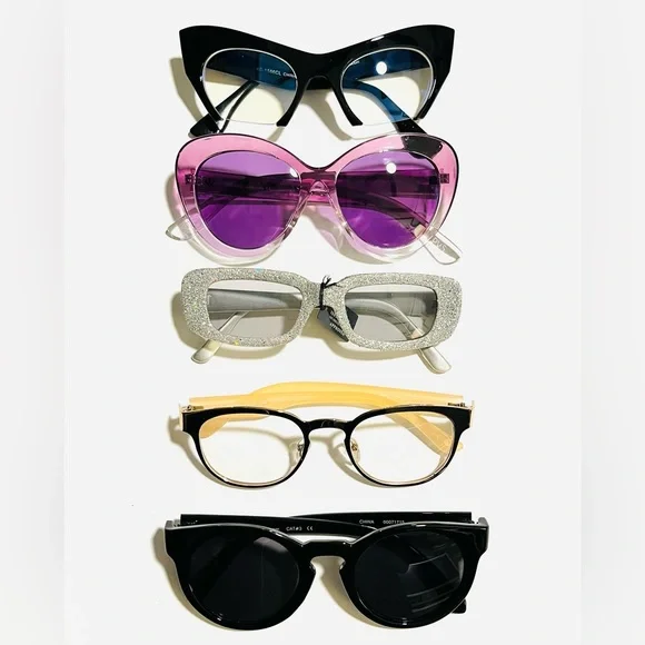 ✨5 for $25✨Fashion Sunglasses - Picture 1 of 2